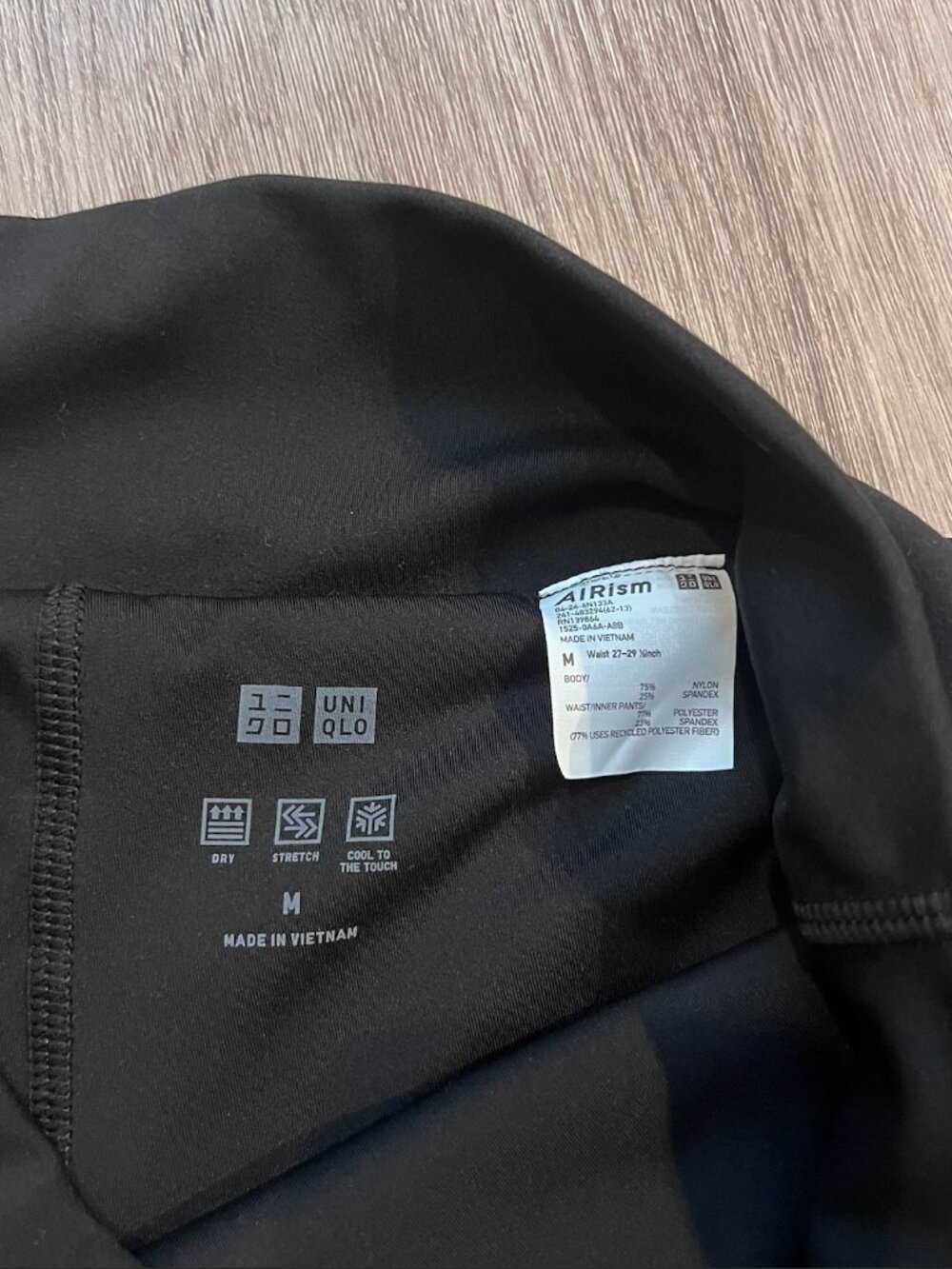 NEW Uniqlo Black Active Shorts Size Medium NEW - Picture 6 of 6